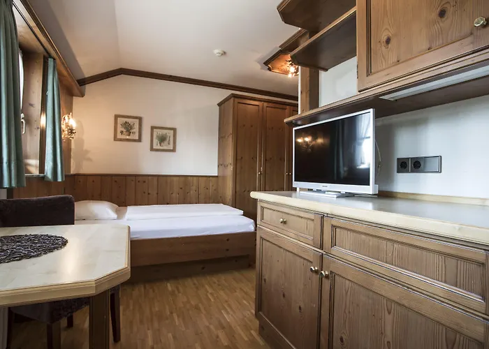 Meiser Rosenstuben 3*