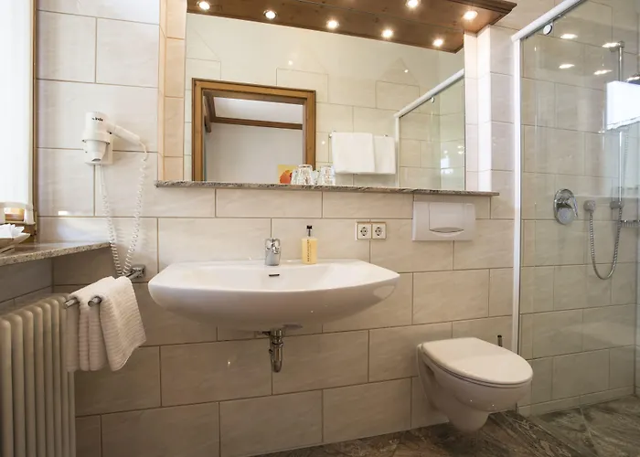 Meiser Rosenstuben 3*