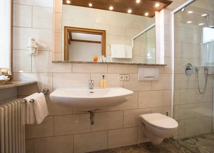 Meiser Rosenstuben 3*